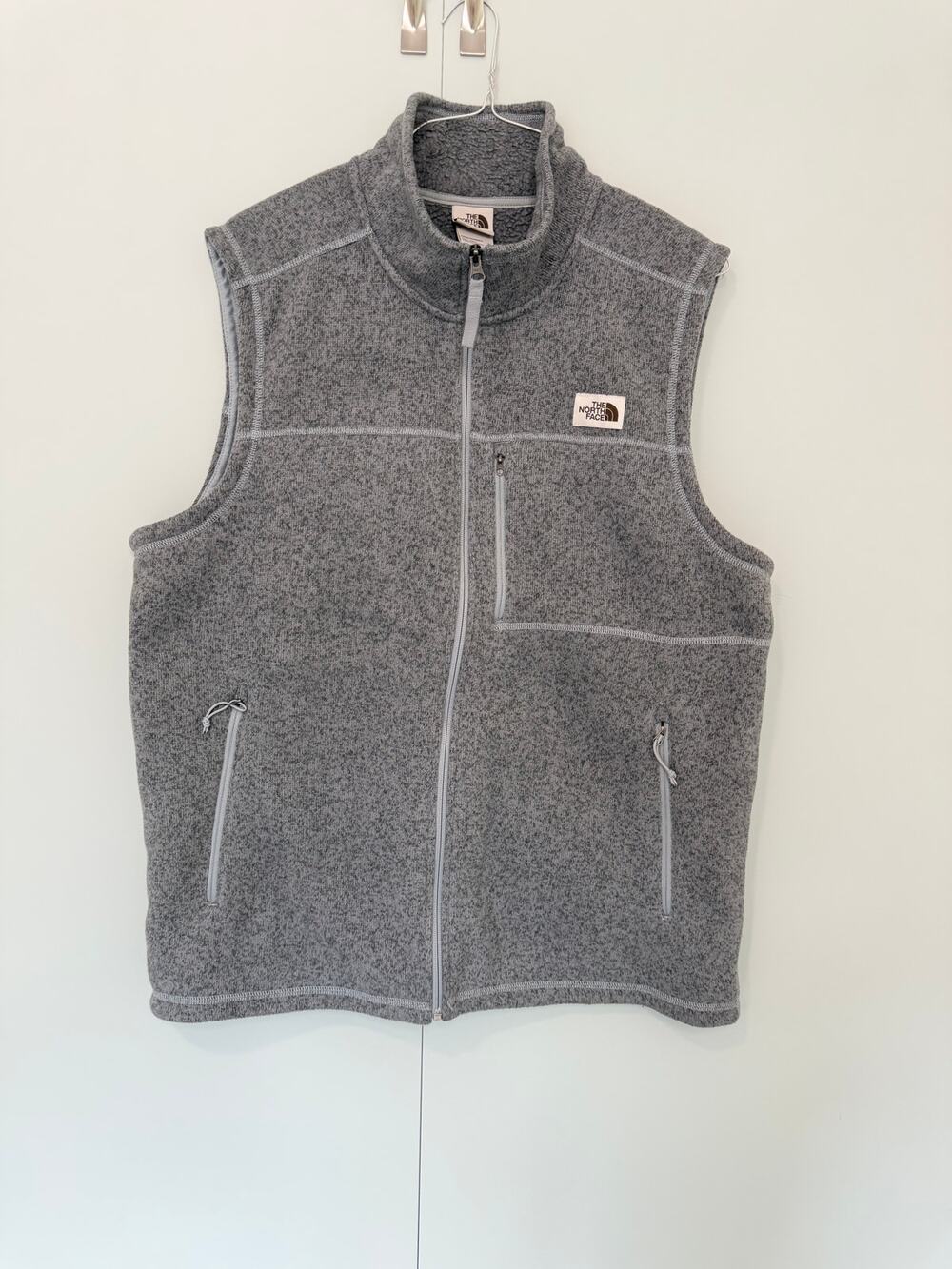 THE NORTH FACE Men's Gordon Lyons Full-Zip Fleece Vest in Gray NF0A3YR9